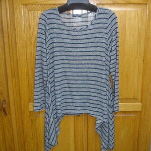 Women's Cha Cha Vente Poncho Long Sides Blouse Top-Gray&Black Size Large